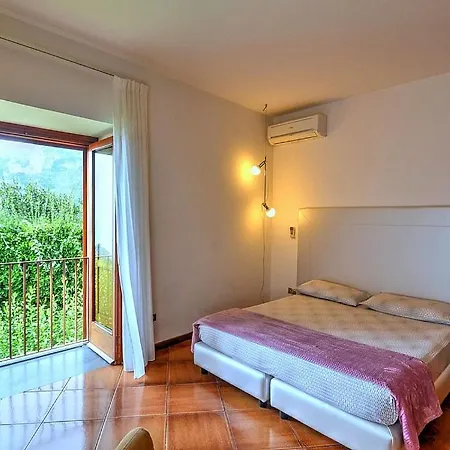 Sleeps 10 Pool Air Con Wifi