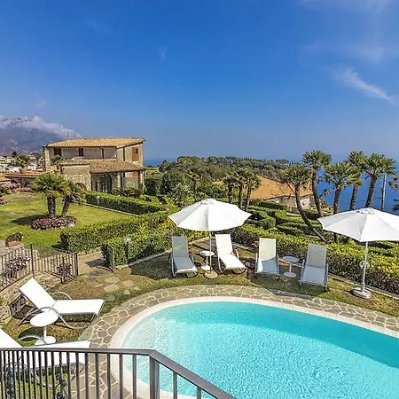 Sleeps 10 Pool Air Con Wifi Villa