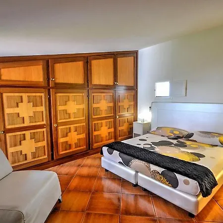 Sleeps 10 Pool Air Con Wifi Villa