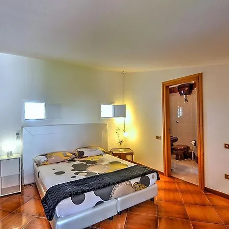Sleeps 10 Pool Air Con Wifi Villa