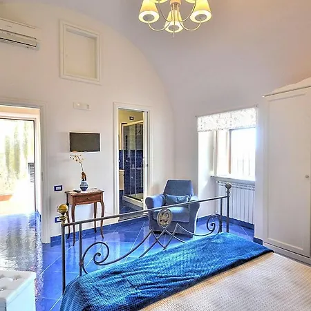 Villa Sleeps 10 Pool Air Con Wifi Scala